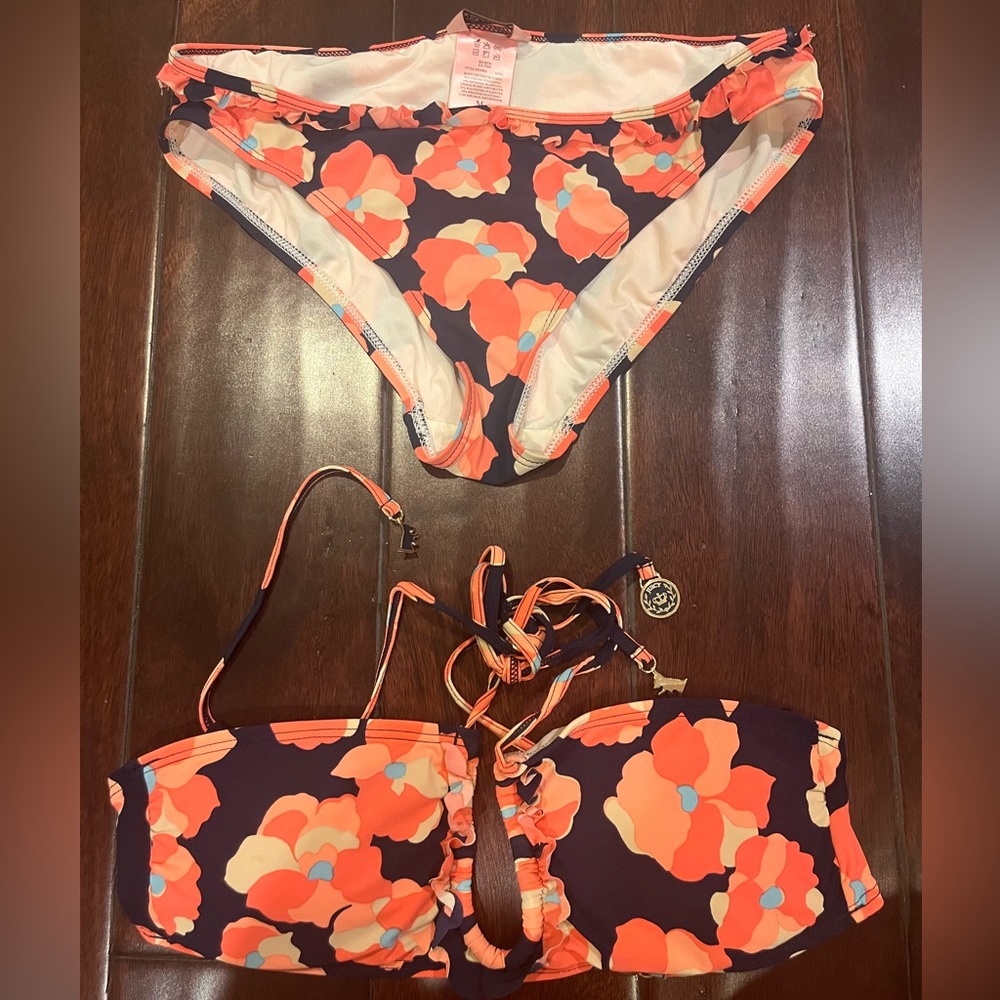 juicy couture navy blue and pink floral two piece!! Like new